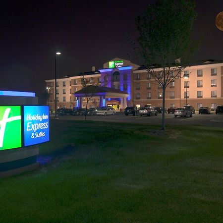 Holiday Inn Express And Suites Detroit North-Troy By Ihg Exterior foto