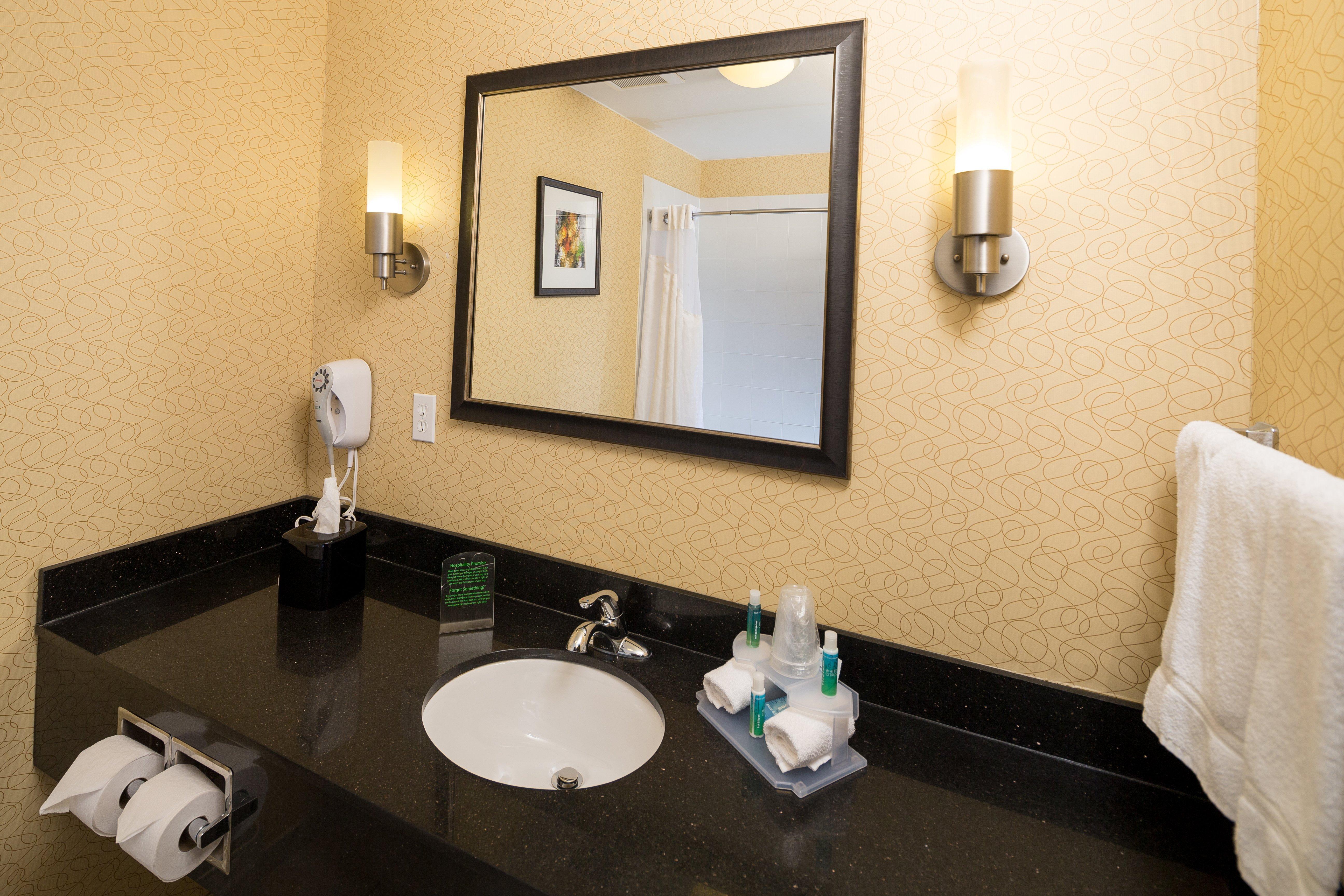 Holiday Inn Express And Suites Detroit North-Troy By Ihg Exterior foto