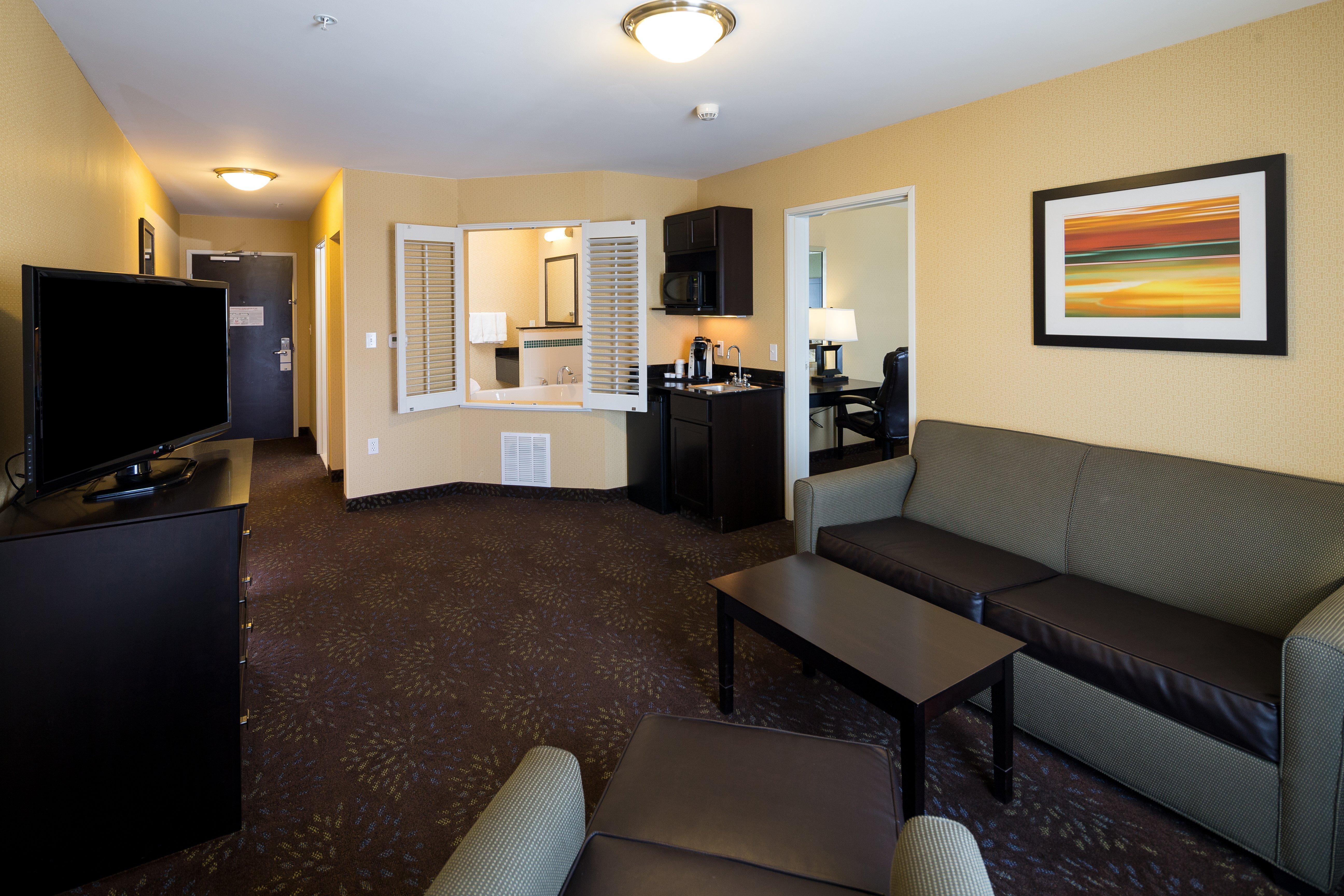 Holiday Inn Express And Suites Detroit North-Troy By Ihg Exterior foto